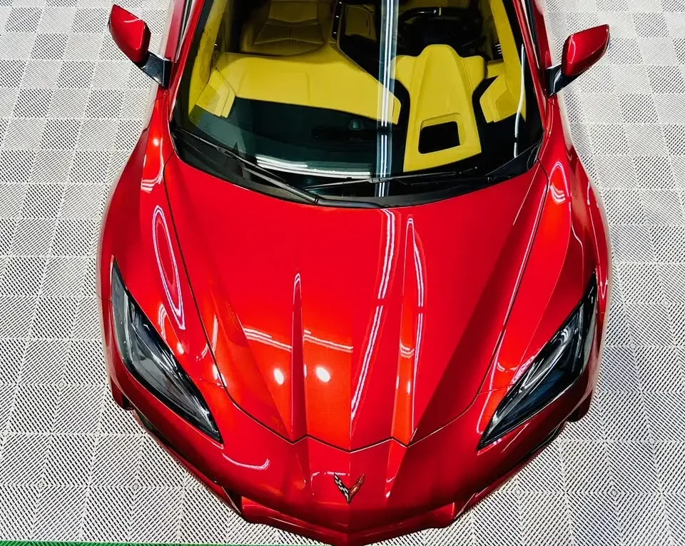 red corvette c8